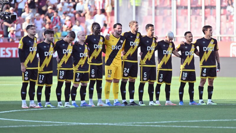 La lista de solo 21 jugadores del Rayo Vallecano para la previa de Conference League