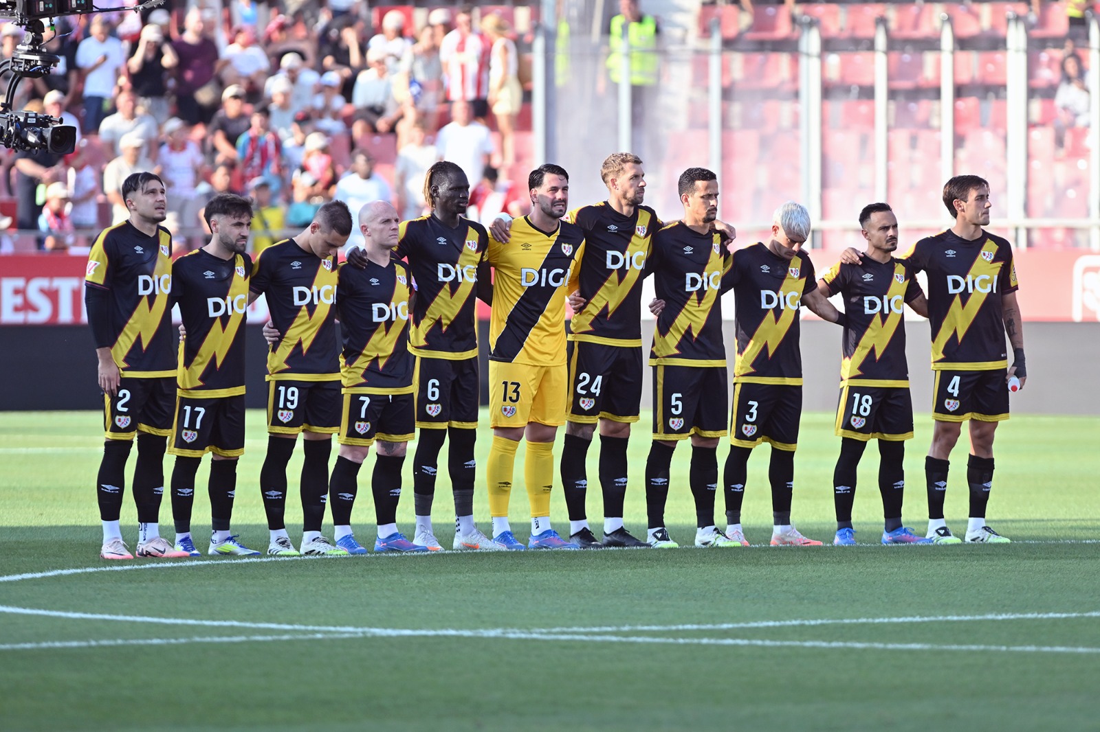 La lista de solo 21 jugadores del Rayo Vallecano para la previa de Conference League